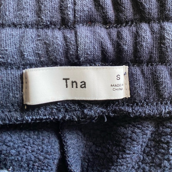 SOLD Aritzia TNA Cozy Fleece Red and Navy Perfect Sweatpants - Picture 6 of 6